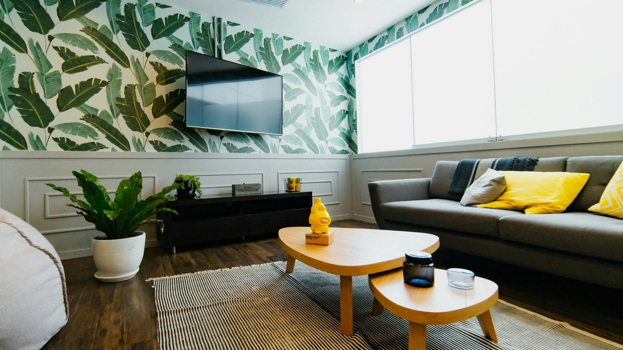 Professional wallpaper installation project